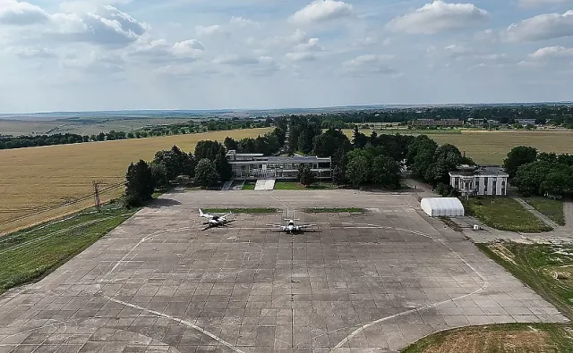 Нов живот за легендарно наше летище. Позлатява цял град