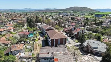 Златно село до София. Богатите наддават за къщи