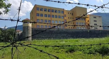 Двама затворници избягаха. Наш град почерня от полиция