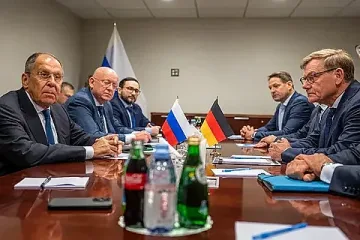 Историческата среща! Берлин и Москва седнаха на една маса за първи път след войната