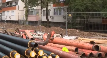 Тенджери вместо топла вода. Жители на „Дружба“ загубиха търпение
