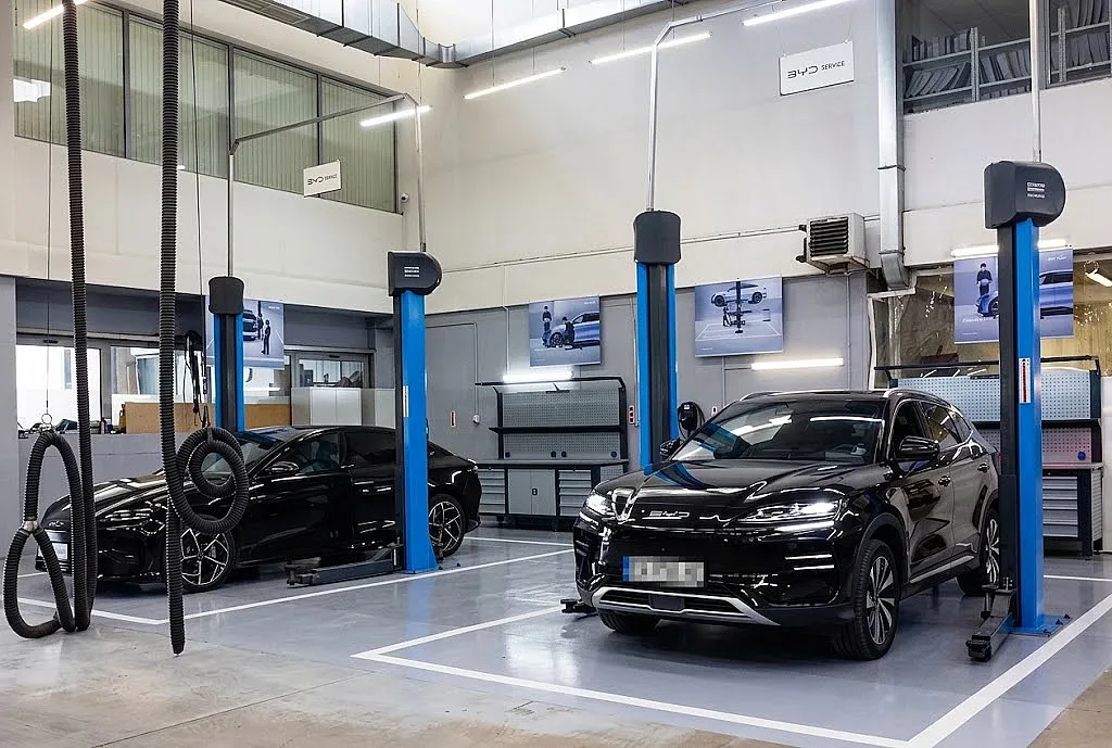 Официалният дилър на BYD за България инвестира активно в развитието на сервизния център на марката