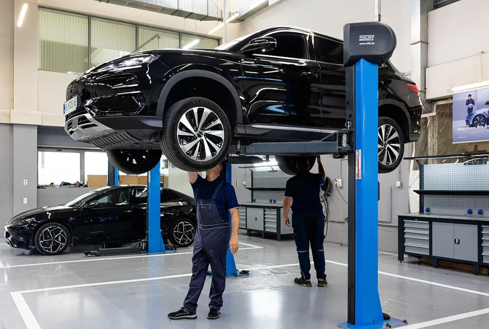 BYD Service 2