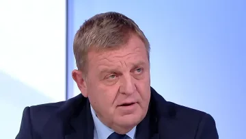 Каракачанов с оценка за войната: Украйна губи, репарации няма да има
