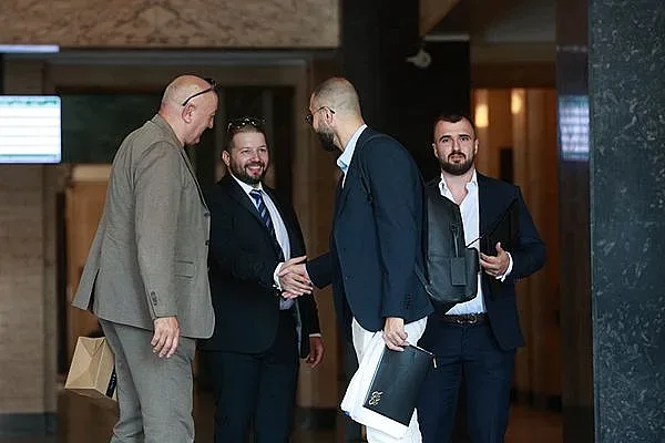 Изгониха син на знаков банкер от собствената му сватба