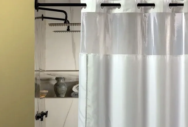 Нов хит за банята сменя пластмасовата завеса на душа (СНИМКИ)