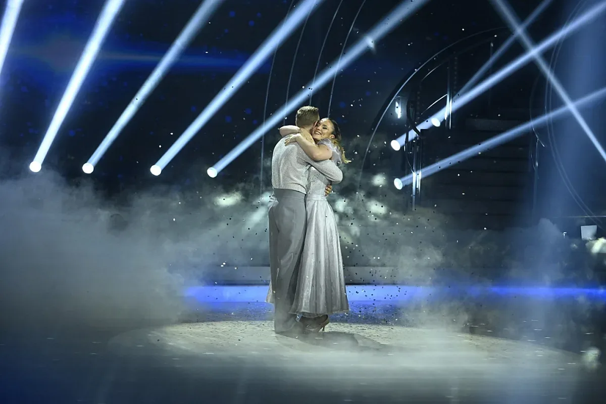 Драма в "Денсинг старс"! Кой отпадна на метри от финала