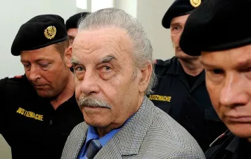 Преместиха легендарен изнасилвач в по-лек затвор