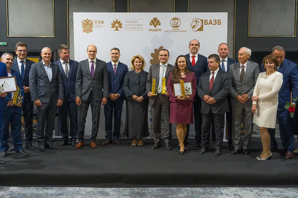 4_Insurer_of_the_Year_All