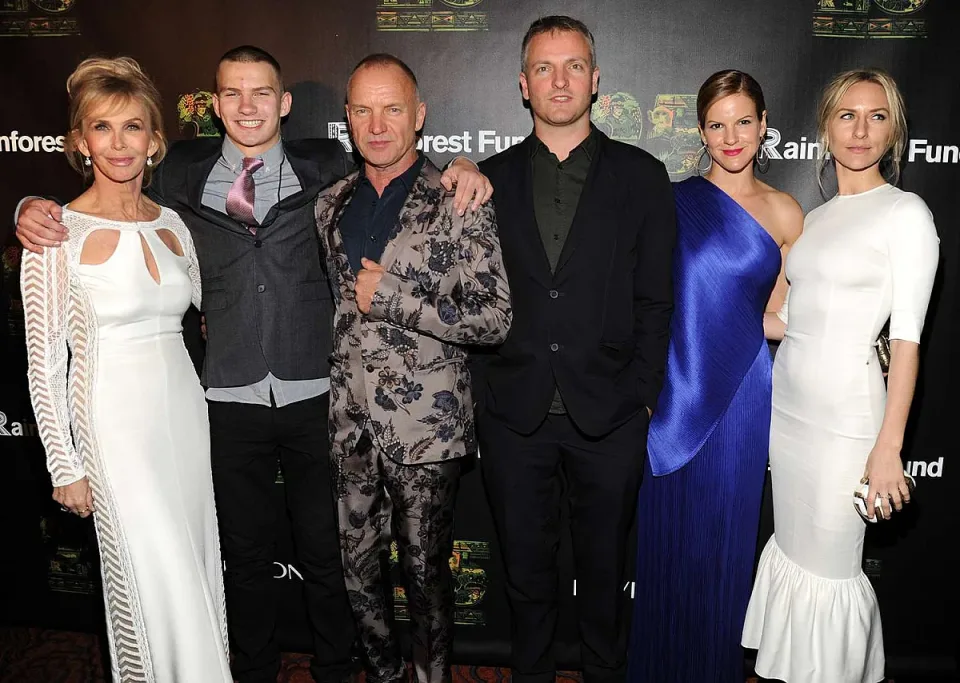 sting-family-1-2f0a020840984fb9890aee7c66a53288
