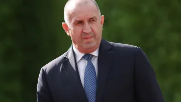Радев се просълзи пред останките на Самуил