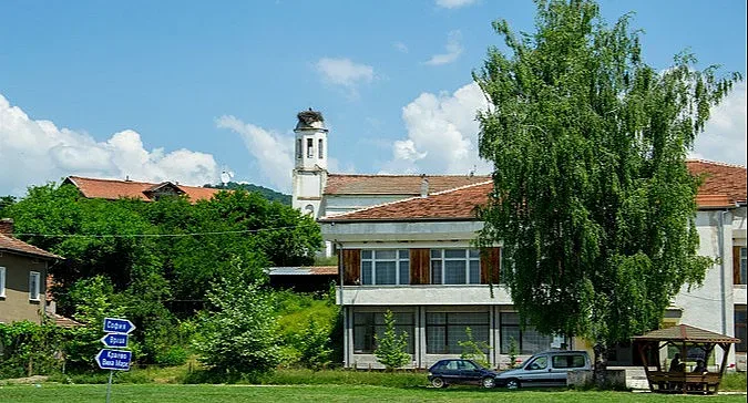 Село със славна история става имотна сензация. Новата Владая