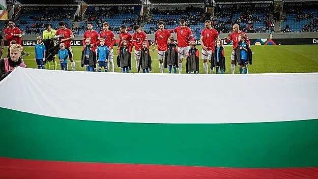 Резил. В Исландия попиляха България