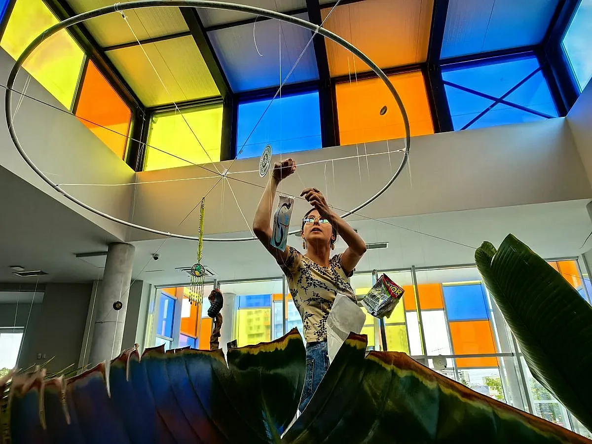 Наша млада скулпторка видя изборите като форма на свобода