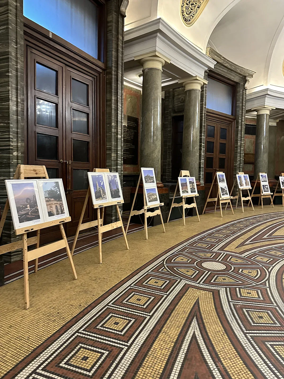 Студенти показаха архитектурното наследство на България и Азербайджан
