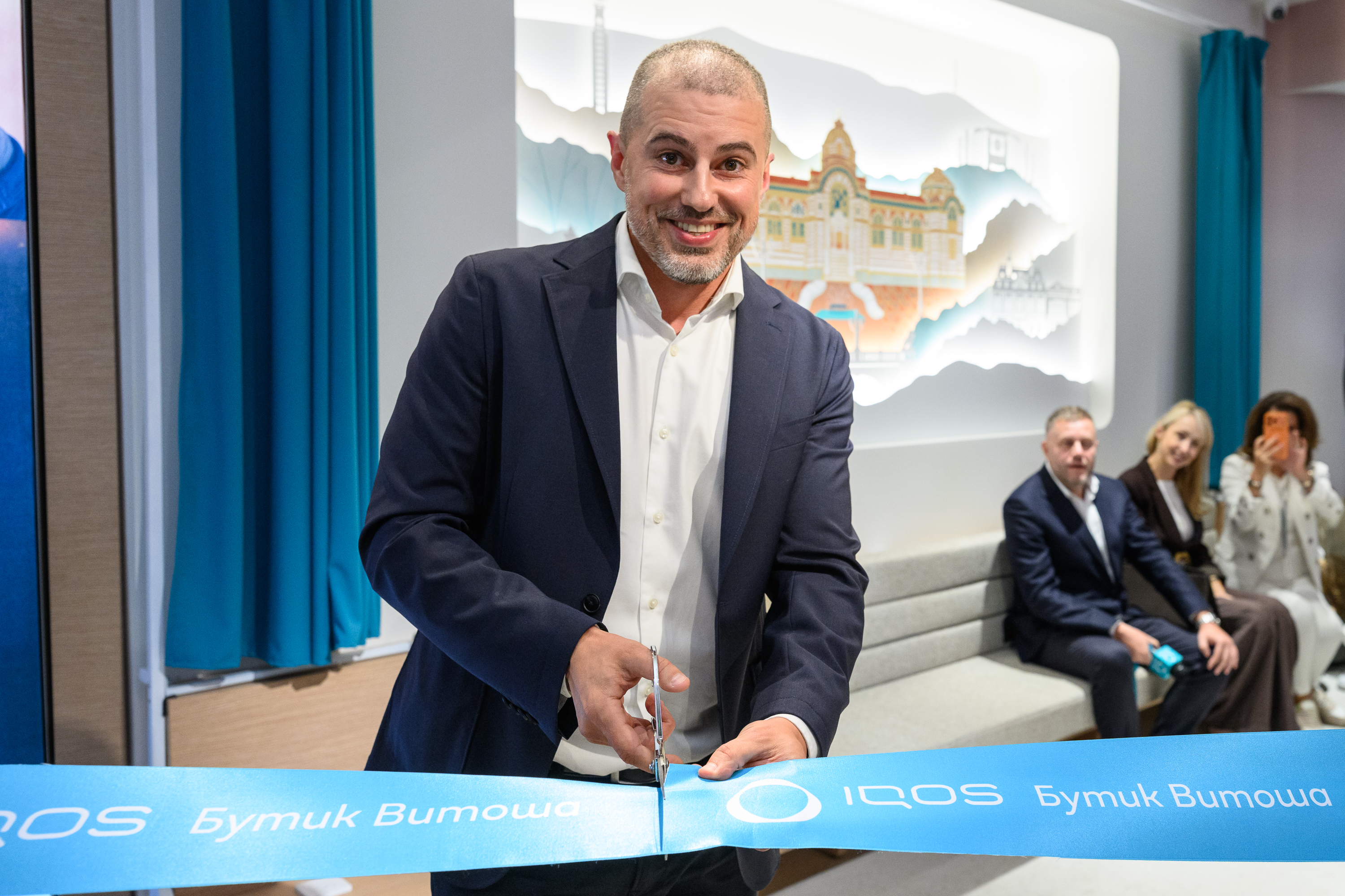 Бутикът на IQOS на булевард „Витоша“ обнови интериора си