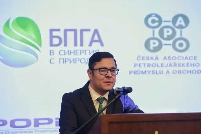 Пулев очерта новата енергийна стратегия: Повече инвестиции, свързаност и частен капитал