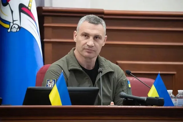 Киев мина в режим на оцеляване. Кличко зове хората да напускат временно