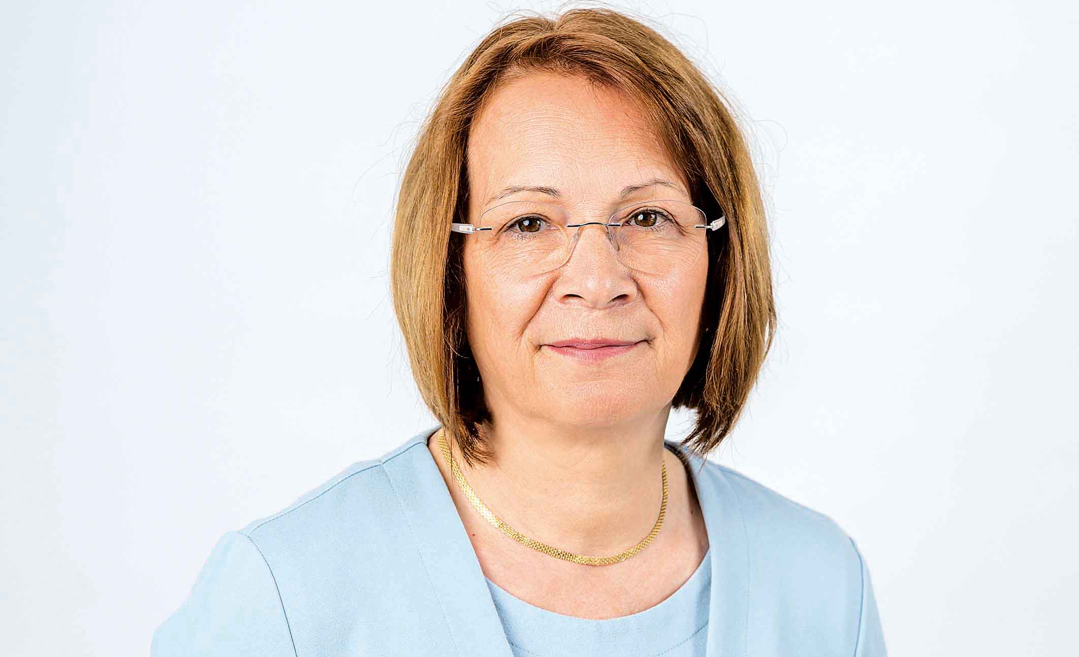 Галина Стоянова пред СТАНДАРТ: Превръщаме Казанлък в град на щастието