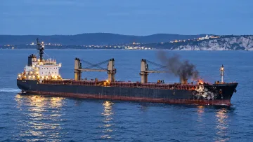 Нов удар с дрон по кораб край България! 12 пострадали в Черно море