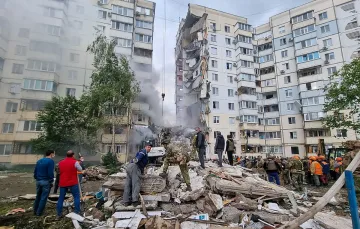 Расте броят на жертвите в поразения жилищен блок в Русия