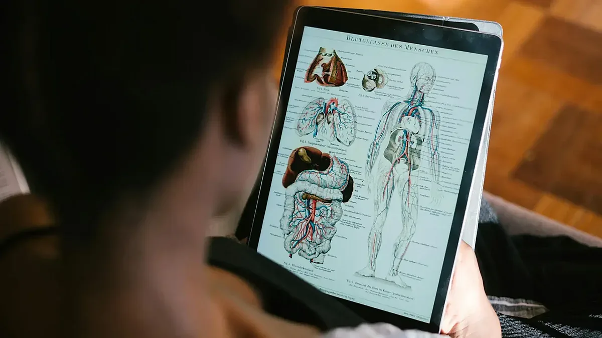 Шокиращо! Хората на бъдещето ще загубят 5 части от тялото си