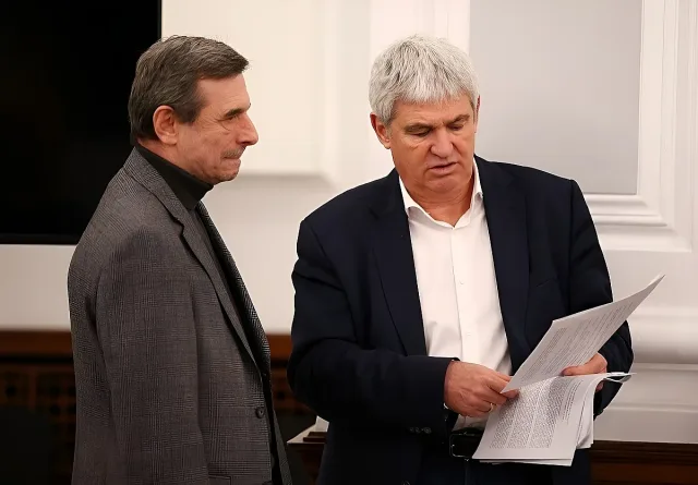 Важни разговори при Донев. Синдикатите поставиха исканията си