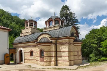 Село с царски манастир става имотно съкровище. Спи върху злато