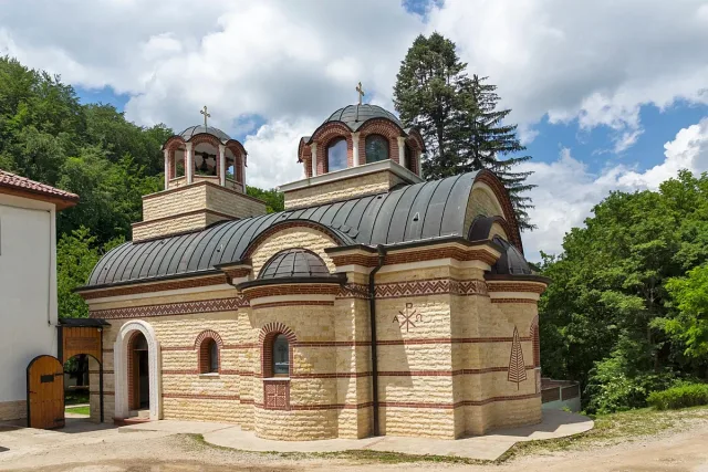 Село с царски манастир става имотно съкровище. Спи върху злато