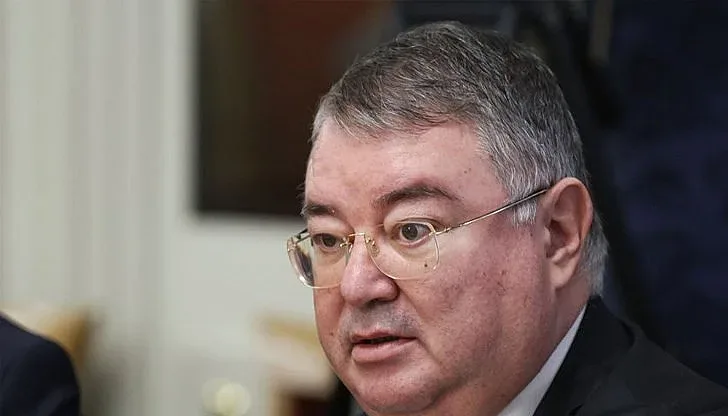 Министър Ивайло Иванов зарадва всички пенсионери