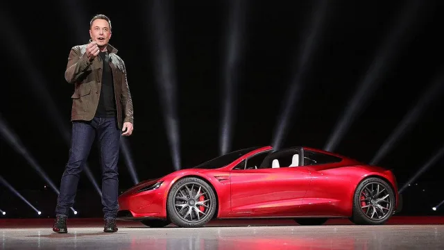 Илон Мъск показа летяща Tesla!ВИДЕО