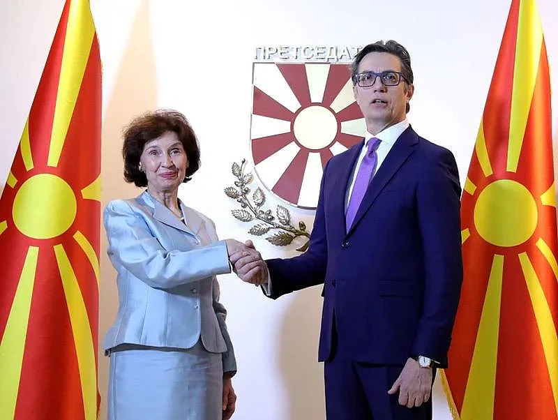 Македония се тресе! Искат нова президентска клетва на Силяновска