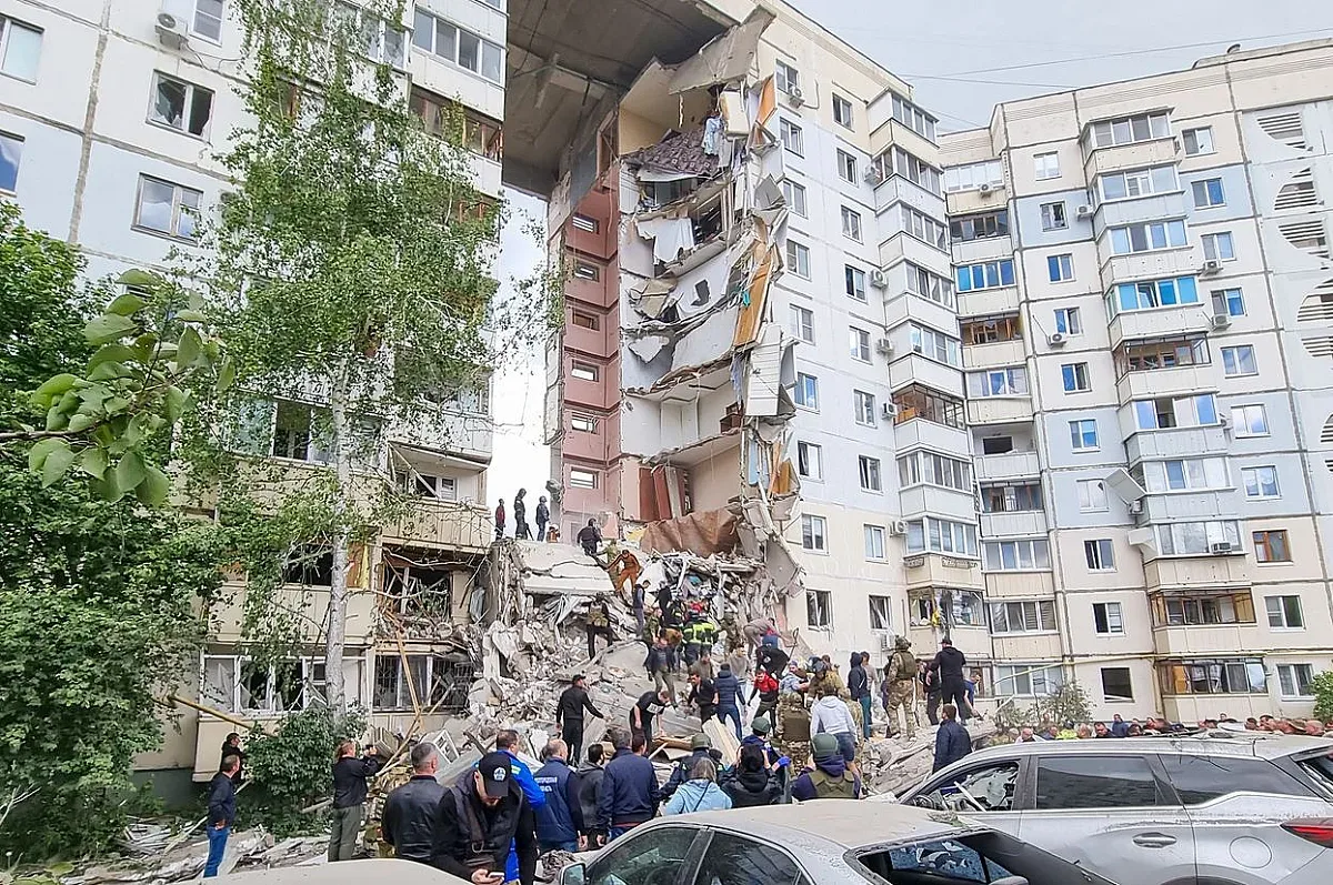Украински удар срути руски жилищен блок