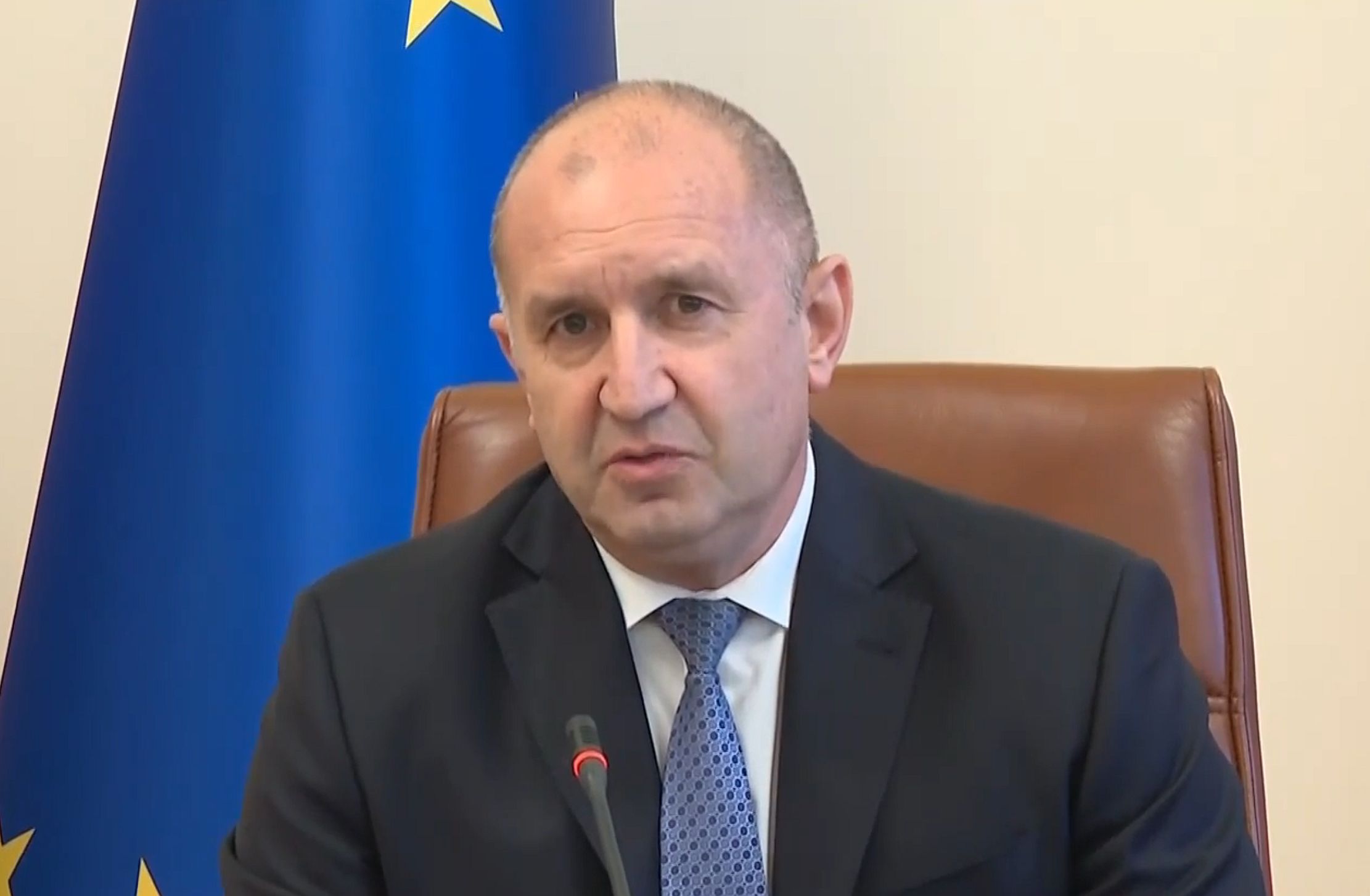 Премиерът с ключова новина за цените на тока и парното