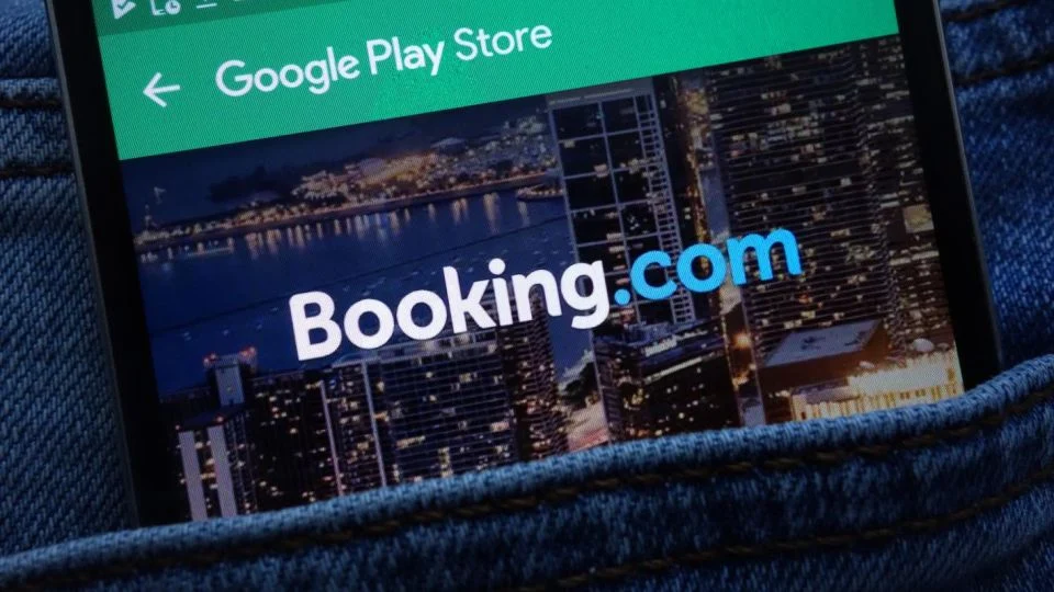 ЕС погна Booking за фалшиви обяви и измами