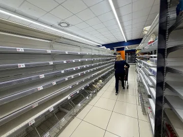 В Италия се случва нещо невиждано! Опразват магазините, спагетите свършиха