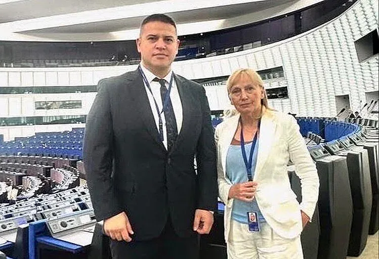 Елена Йончева и Танер Кабилов с брифинг в европарламента заради акциите срещу кметове на ДПС