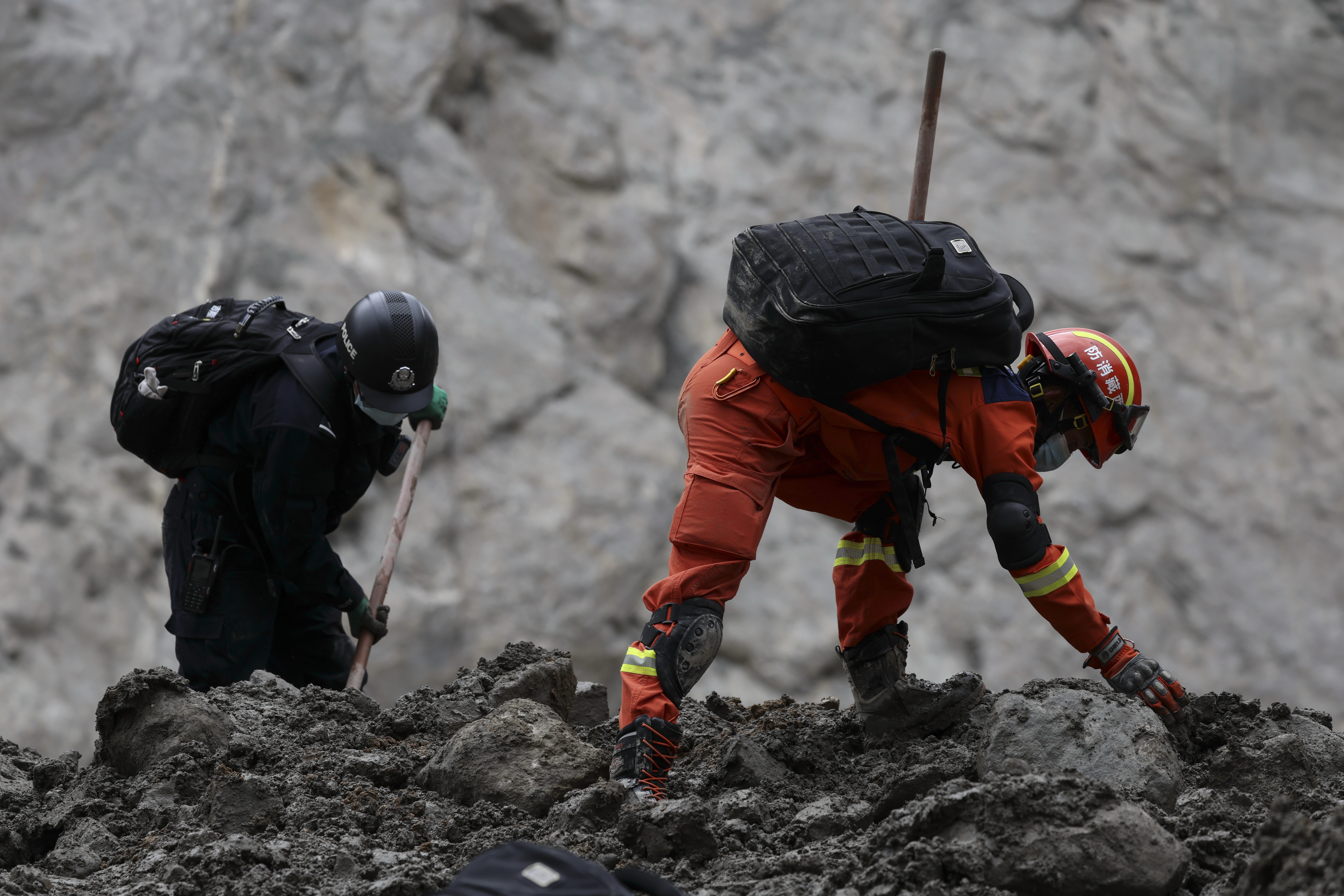 Мощно земетресение с магнитуд 7 разтърси Тибет. Хората бягат от домовете си