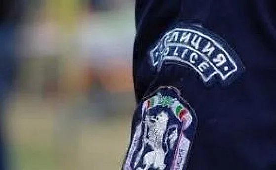 Снимка на полицаи стана хит в мрежата. Овации от всички (ФОТО)