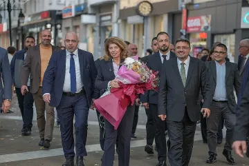 Йотова и Вълчев с мисия обединена България