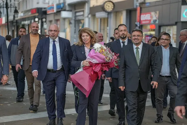 Йотова и Вълчев с мисия обединена България