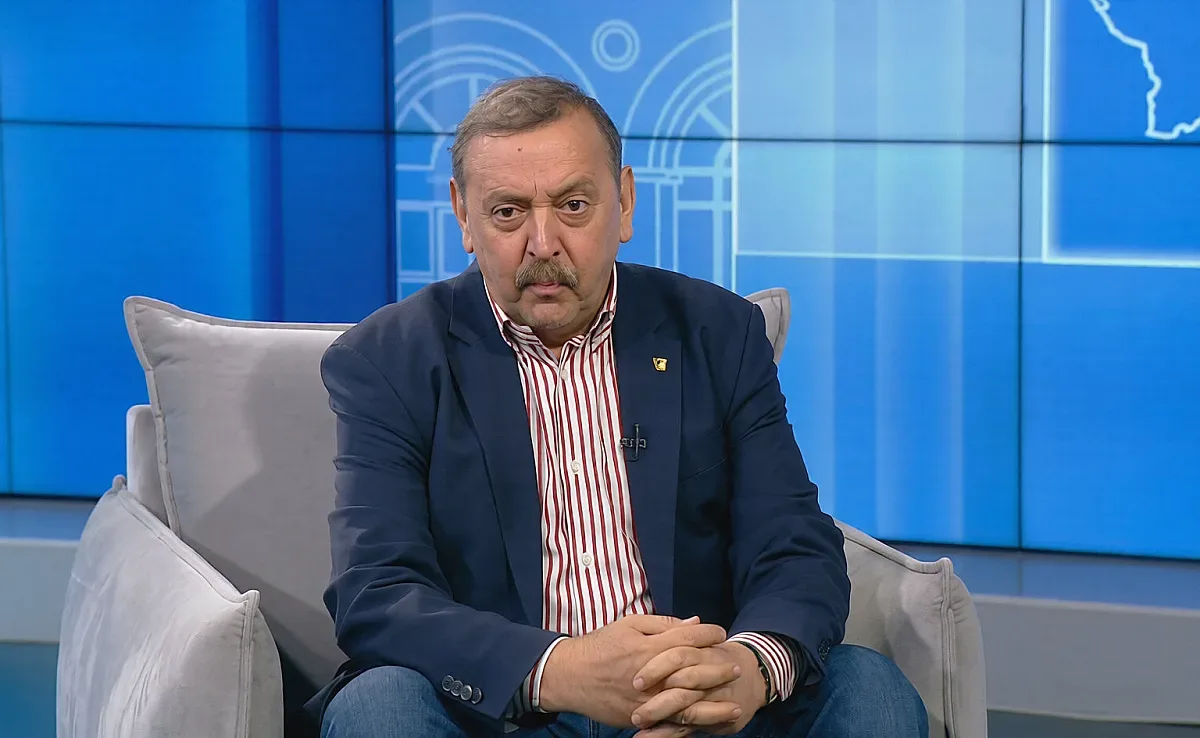 Кантарджиев с люти думи за политиците. Ама стига, де!