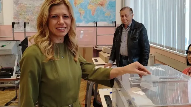 Михаела Доцова гласува и обяви своя избор: Опит, държавническо отношение и последователност