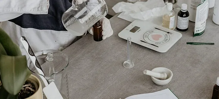 Не правете това у дома! Най-опасните козметични средства