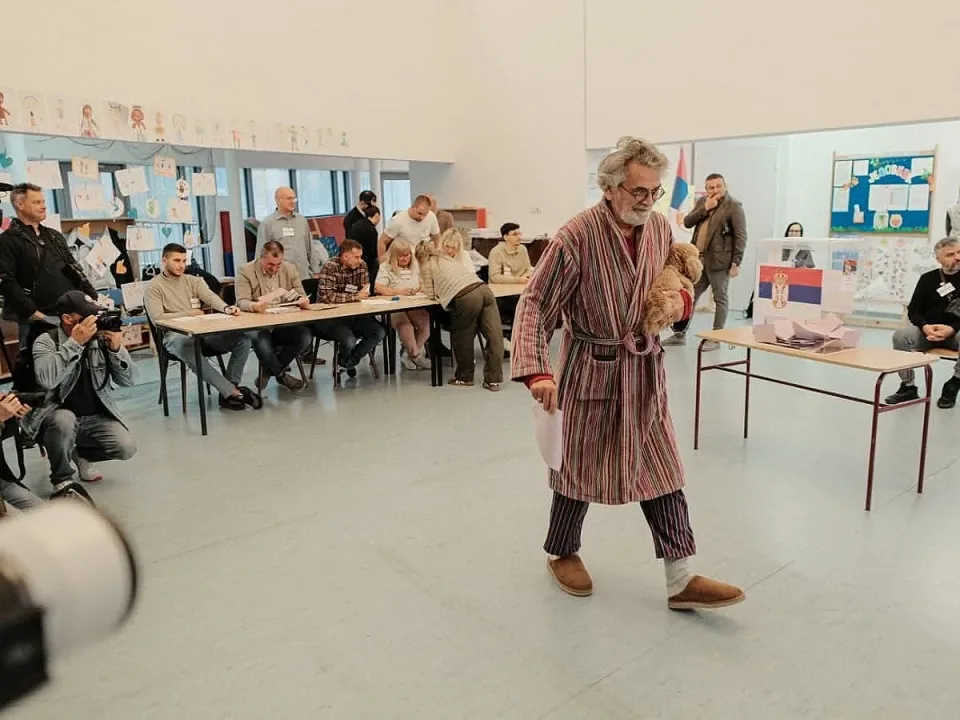 мъж с халат