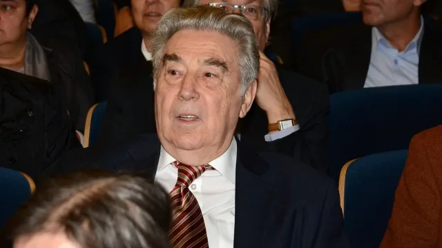 Отиде си легендарен юрист, един от бащите на Конституцията