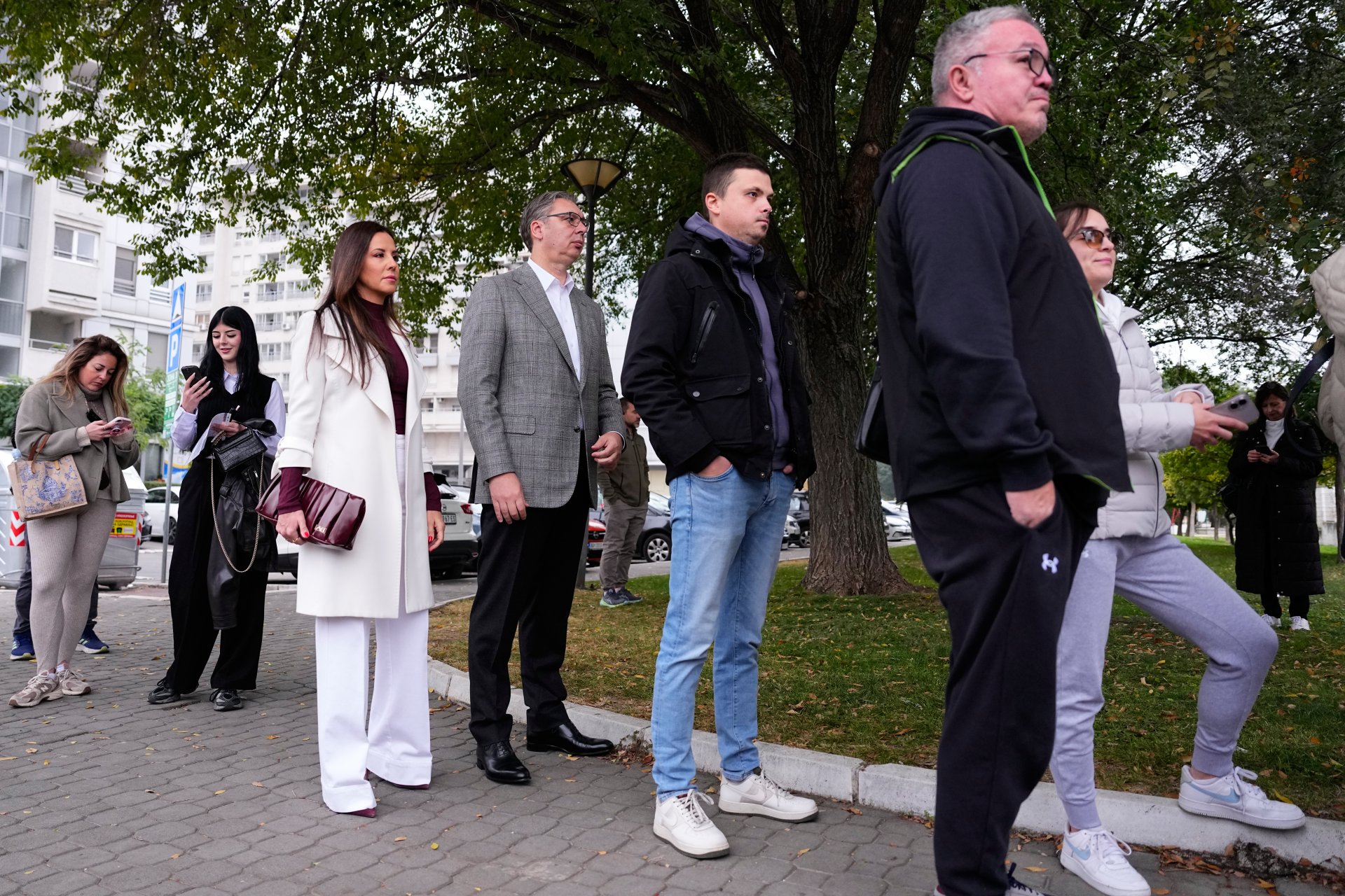 Опашки пред урните в Сърбия! Вучич на кандар