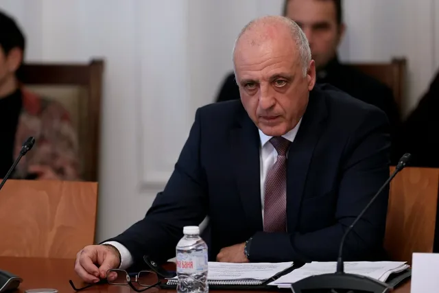 Ген. Тонев проговори. Напуска ли системата