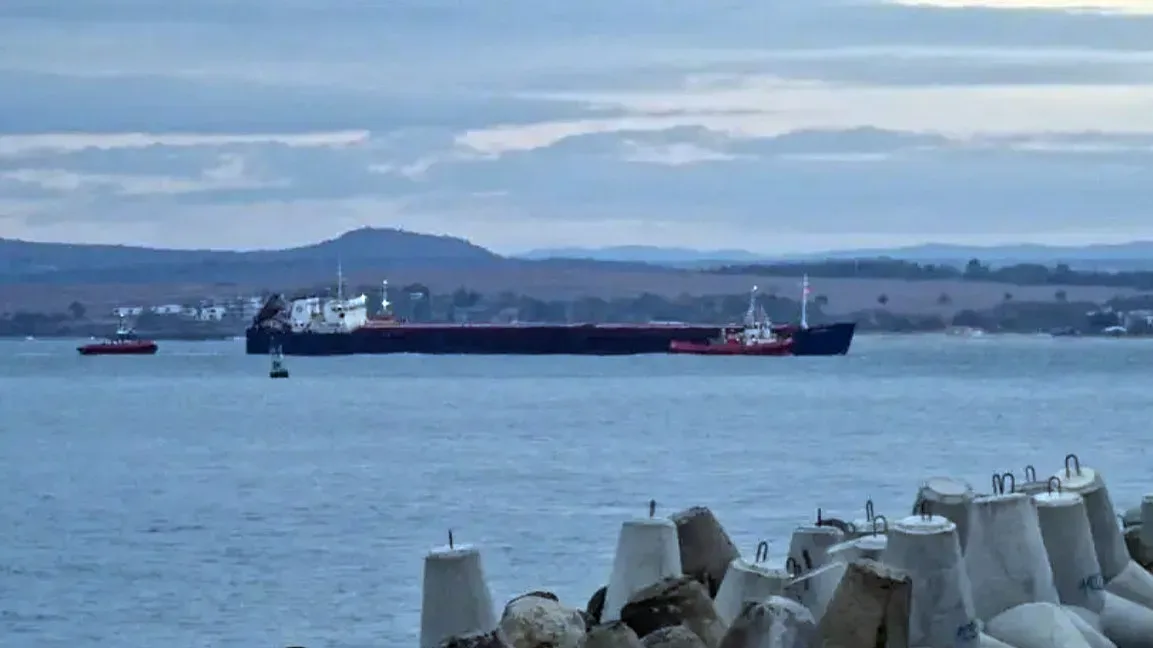 Капитан алармира за Черно море. Кой стои зад атаката?