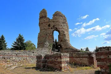 Червено небе над легендарна наша крепост (УНИКАЛНИ СНИМКИ)